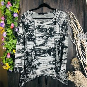 •🌼3/$30🌼Kim&Cami Aztec Printed Pocket Sweater medium